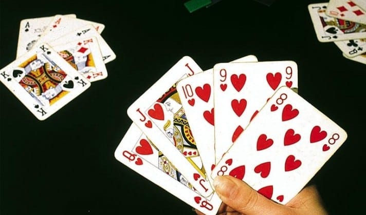 8800 bet Phom de 9 Cartas